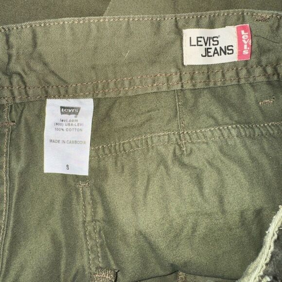 Levi’s jeans Capri chinos Olive Green Cargo Pants NWOT sz S - Picture 7 of 8